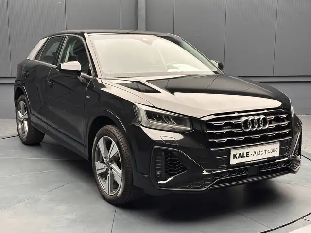 Audi Q2 view 7