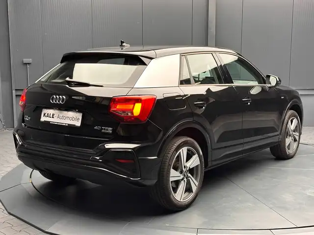 Audi Q2 view 5