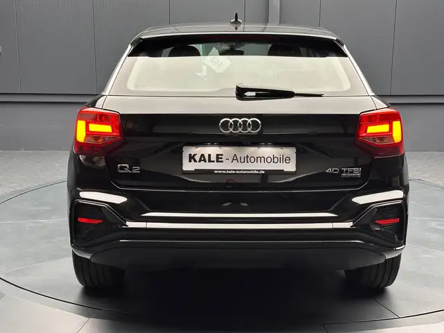 Audi Q2 view 4
