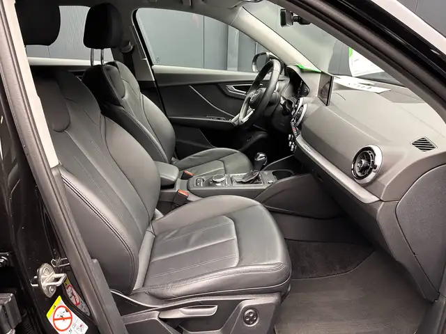 Audi Q2 view 10