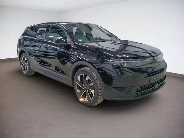 Opel Grandland view 2