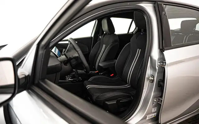 Opel Corsa view 9