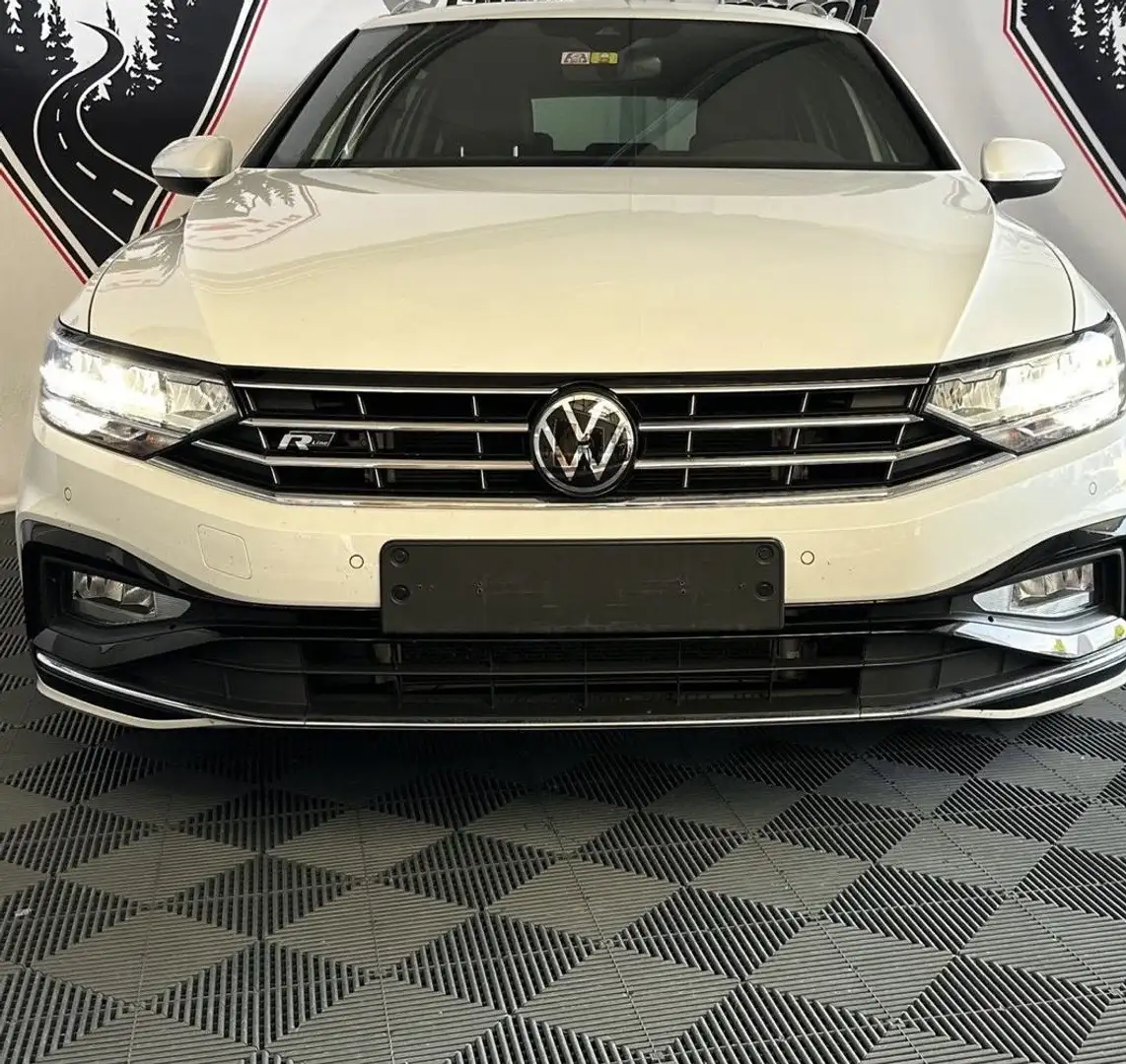 Volkswagen Passat Variant 2.0 TDI SCR DSG 4M*Massage*Parkass*Business* White - 2