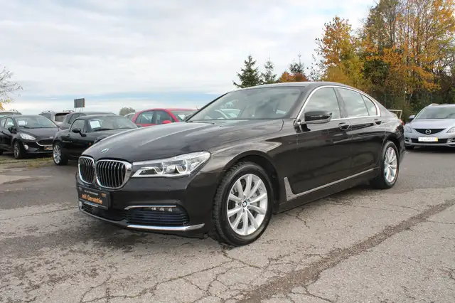 BMW 740 i NAVI RFK PDC SHZ KLIMATR LEDER I.HD