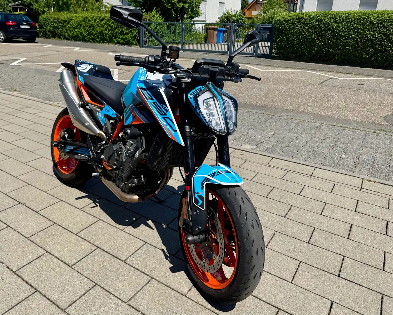KTM 890 Duke R - 2
