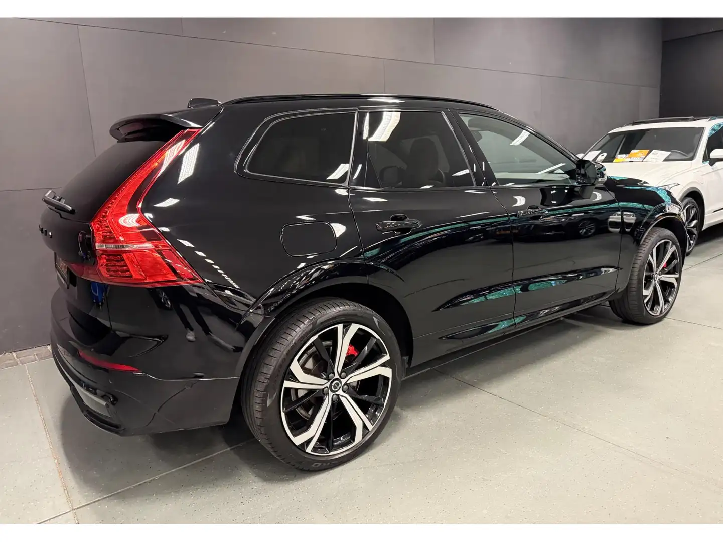 Volvo XC60 2.0 T8 Plug-in hybrid AWD 456PK BLACK-LINE R-DESIG Noir - 2