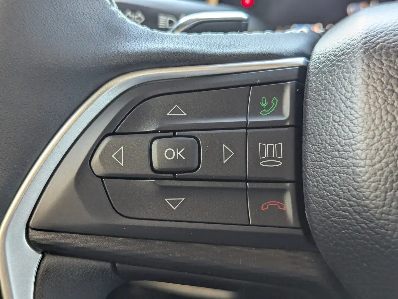 Jeep Grand Cherokee снимка Jeep Grand Cherokee