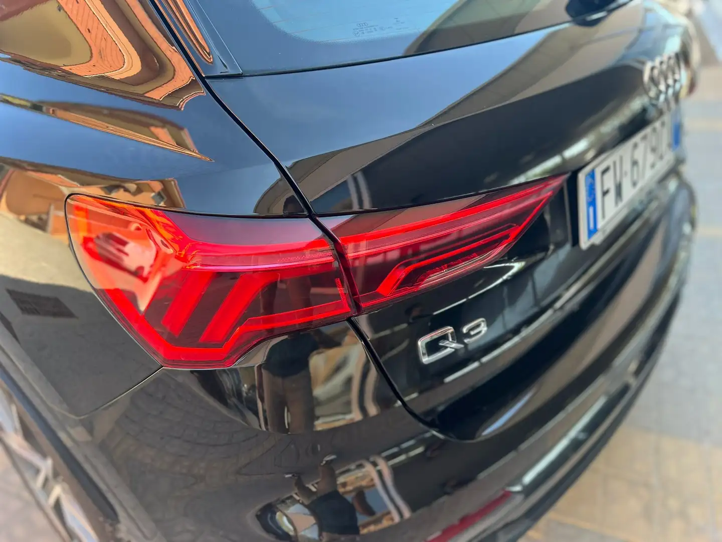 Audi Q3 Q3  40 2.0 tdi S line edition 4X4 190cv s-tronic Nero - 2