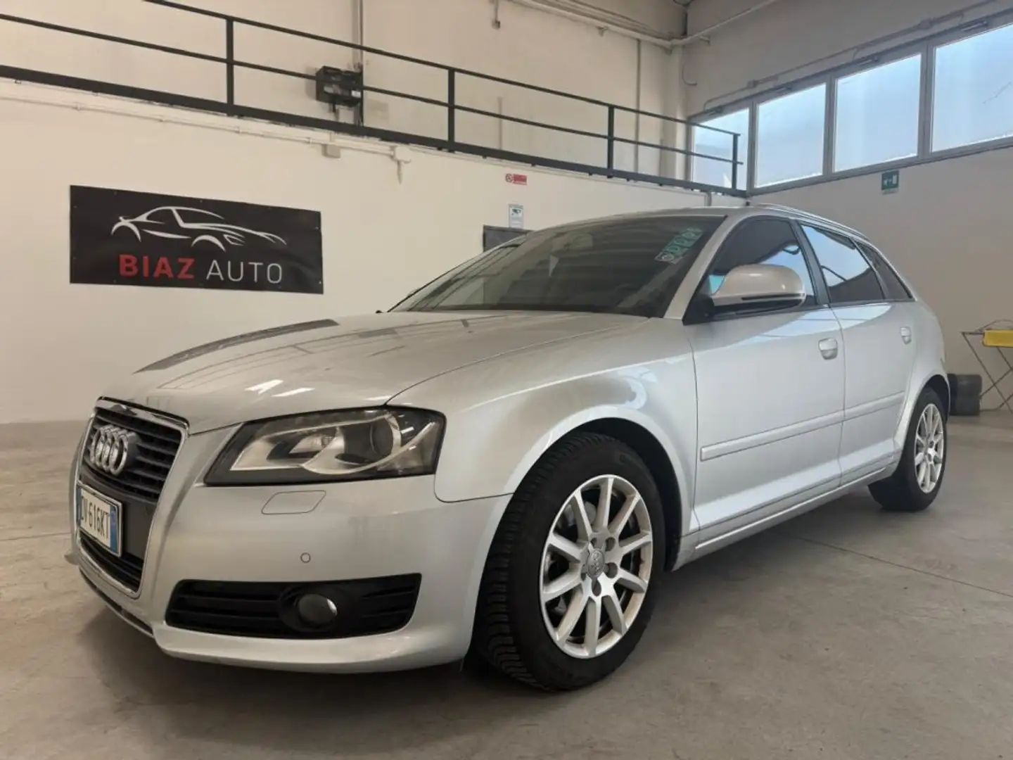Audi A3 SPB 2.0 TDI F.AP. Attraction 140CV Grigio - 1