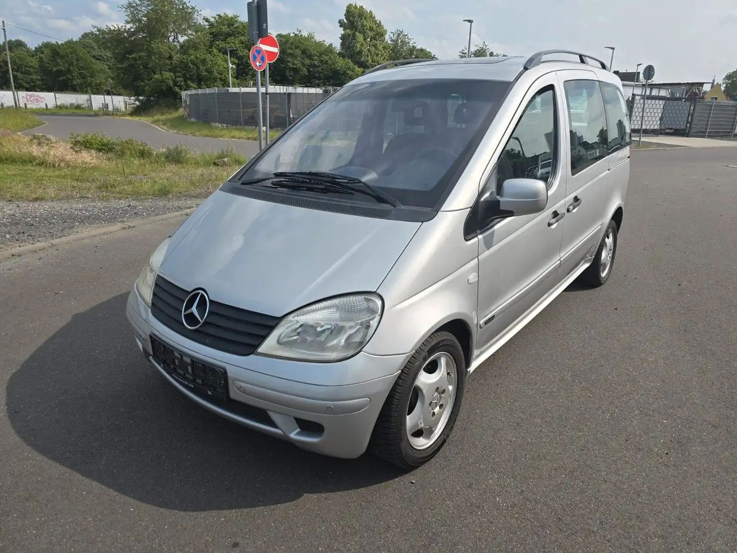Mercedes-Benz Vaneo Compact Van 1.9,Tüv bis 06.2026 Argent - 1