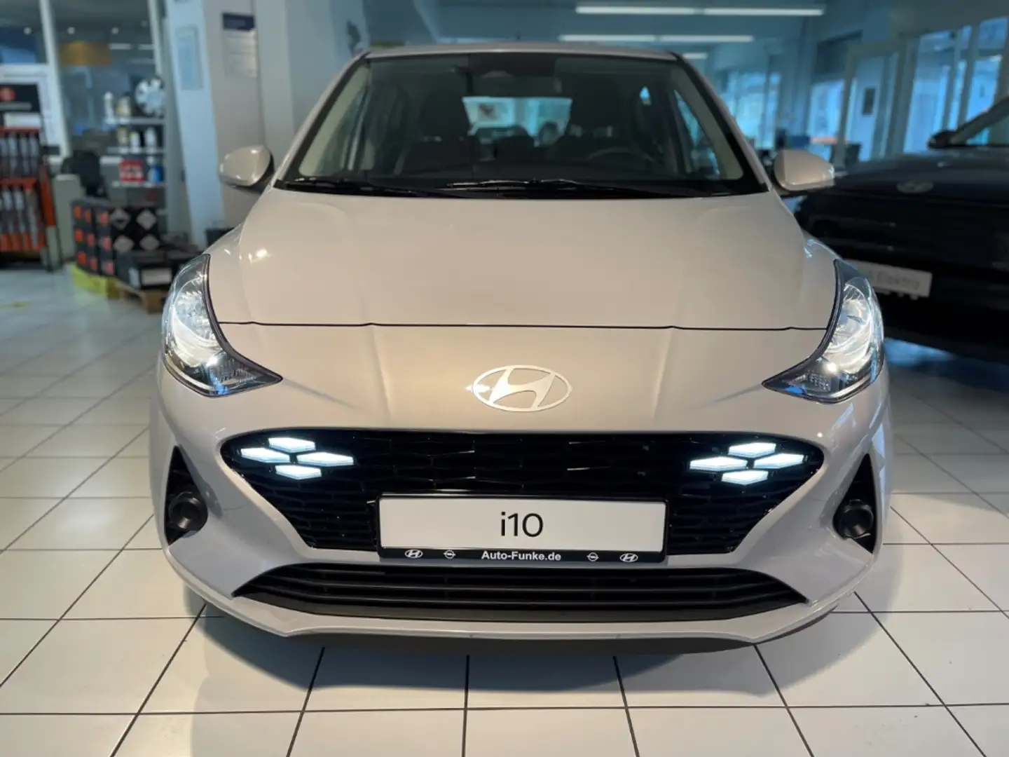 Hyundai i10 Trend Navi+CarPlay+Android Auto+DAB+SHZ Grau - 2