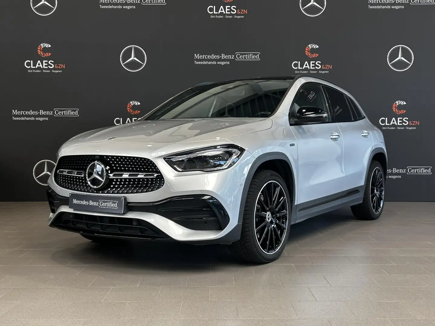Mercedes-Benz GLA 250 250e AMG Line DOS 7602 Zilver - 1