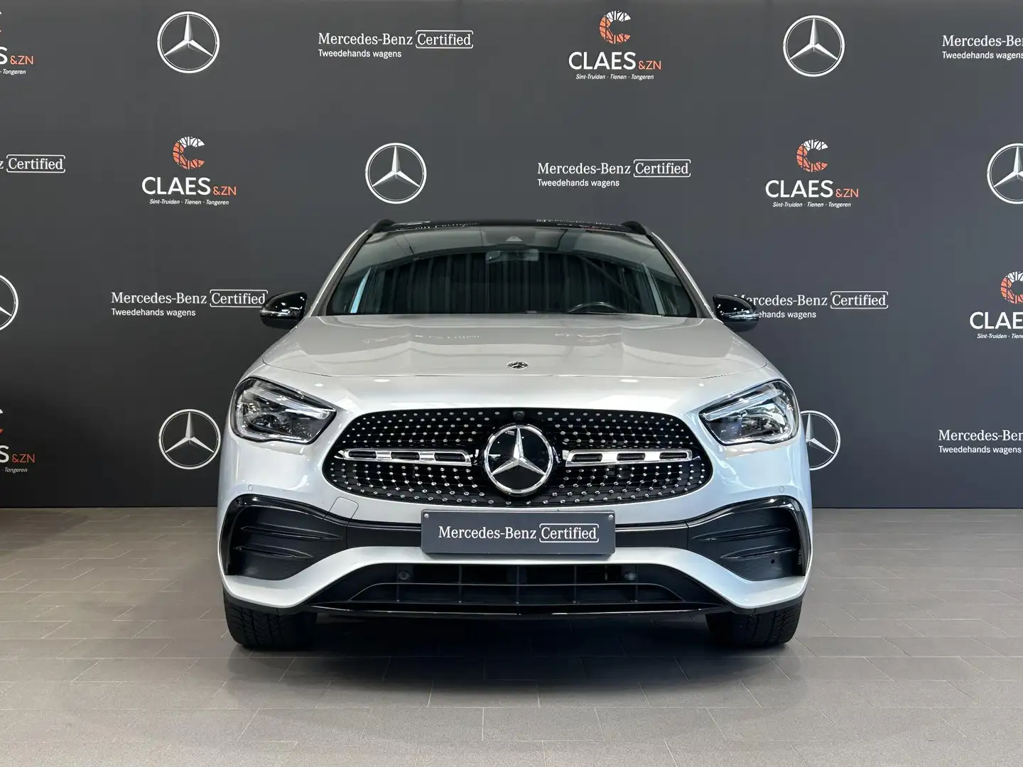 Mercedes-Benz GLA 250 250e AMG Line DOS 7602 Zilver - 2