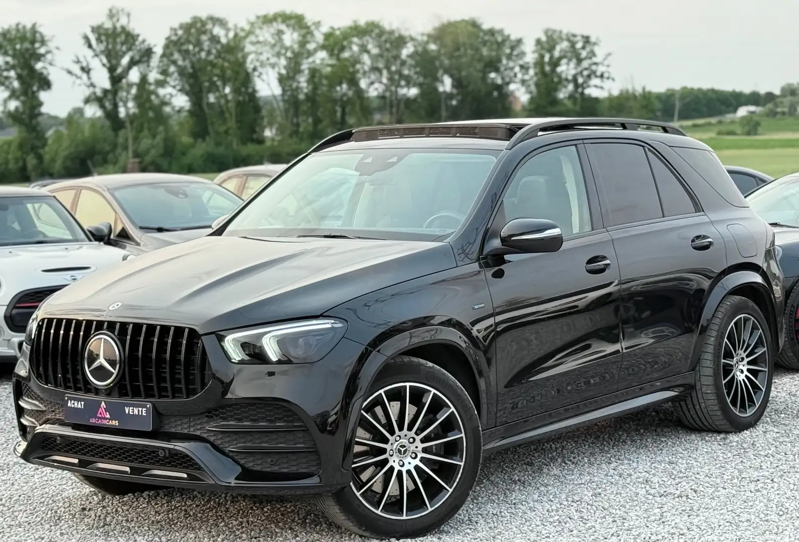 Mercedes-Benz GLE 350 de 4-Ma PHEV PACK AMG - TOIT PANO - 89000 KM Zwart - 1