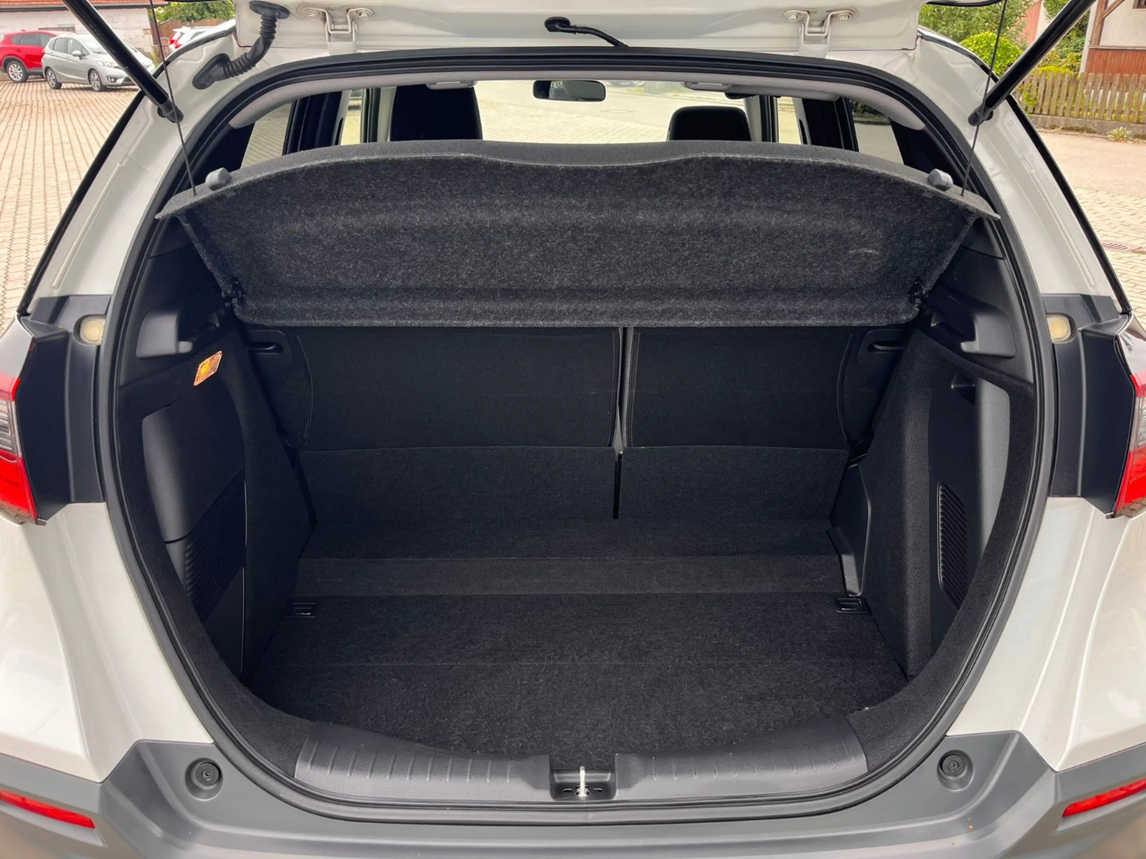 Honda Jazz 1.5 iMMD Crosstar Hybrid BI-COLOR — photo 19