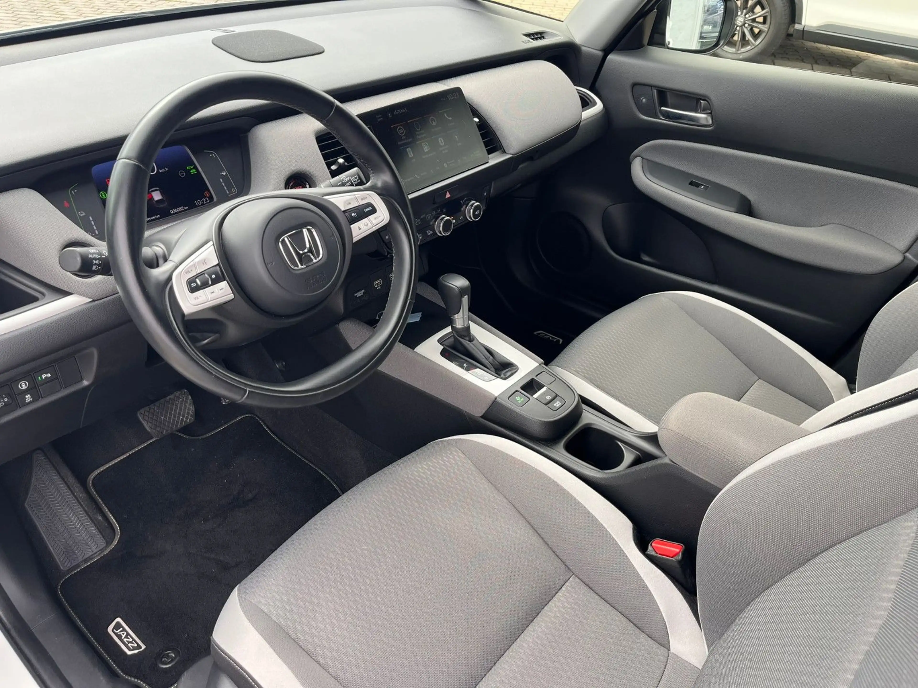 Honda Jazz 1.5 iMMD Crosstar Hybrid BI-COLOR — photo 9