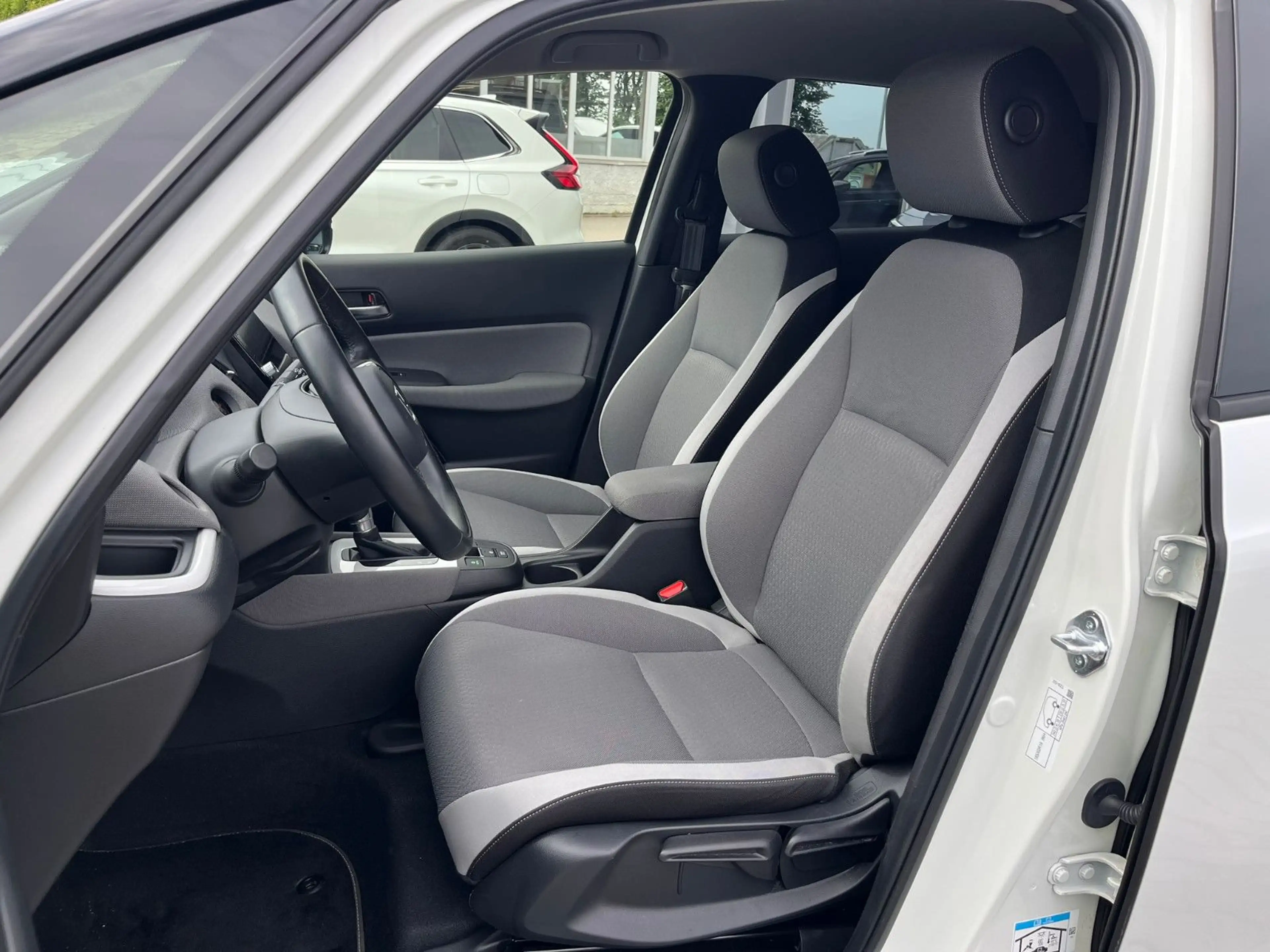 Honda Jazz 1.5 iMMD Crosstar Hybrid BI-COLOR — photo 8