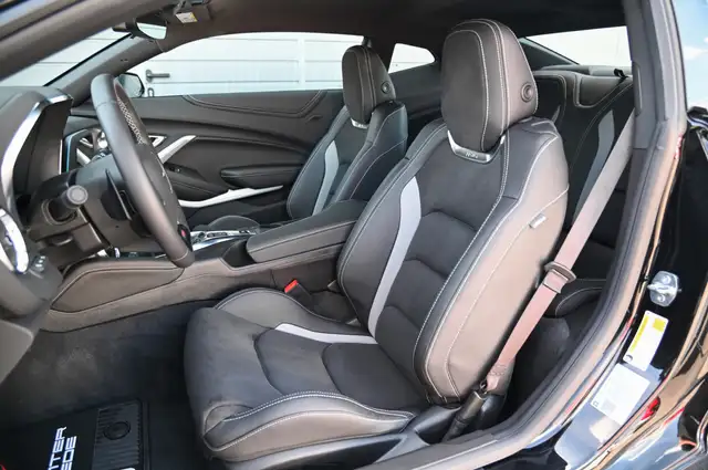 Chevrolet Camaro view 11