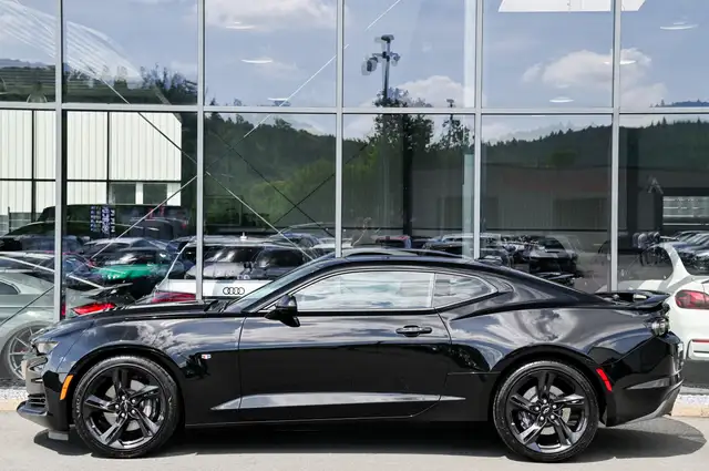 Chevrolet Camaro view 6