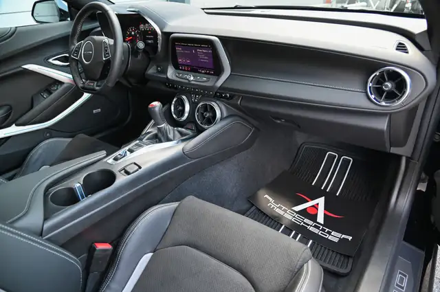 Chevrolet Camaro view 10