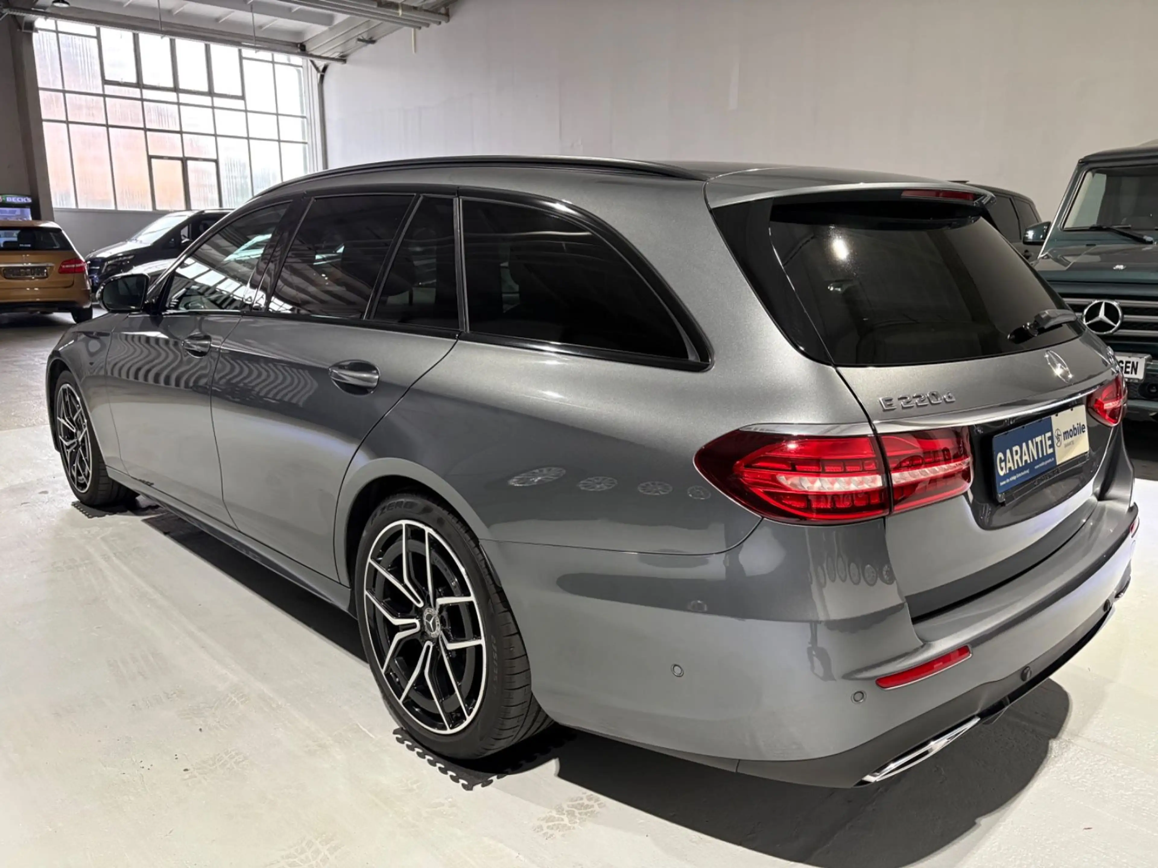 Mercedes-Benz E 220 T d 4Matic AMG-Line*Night Paket — photo 7