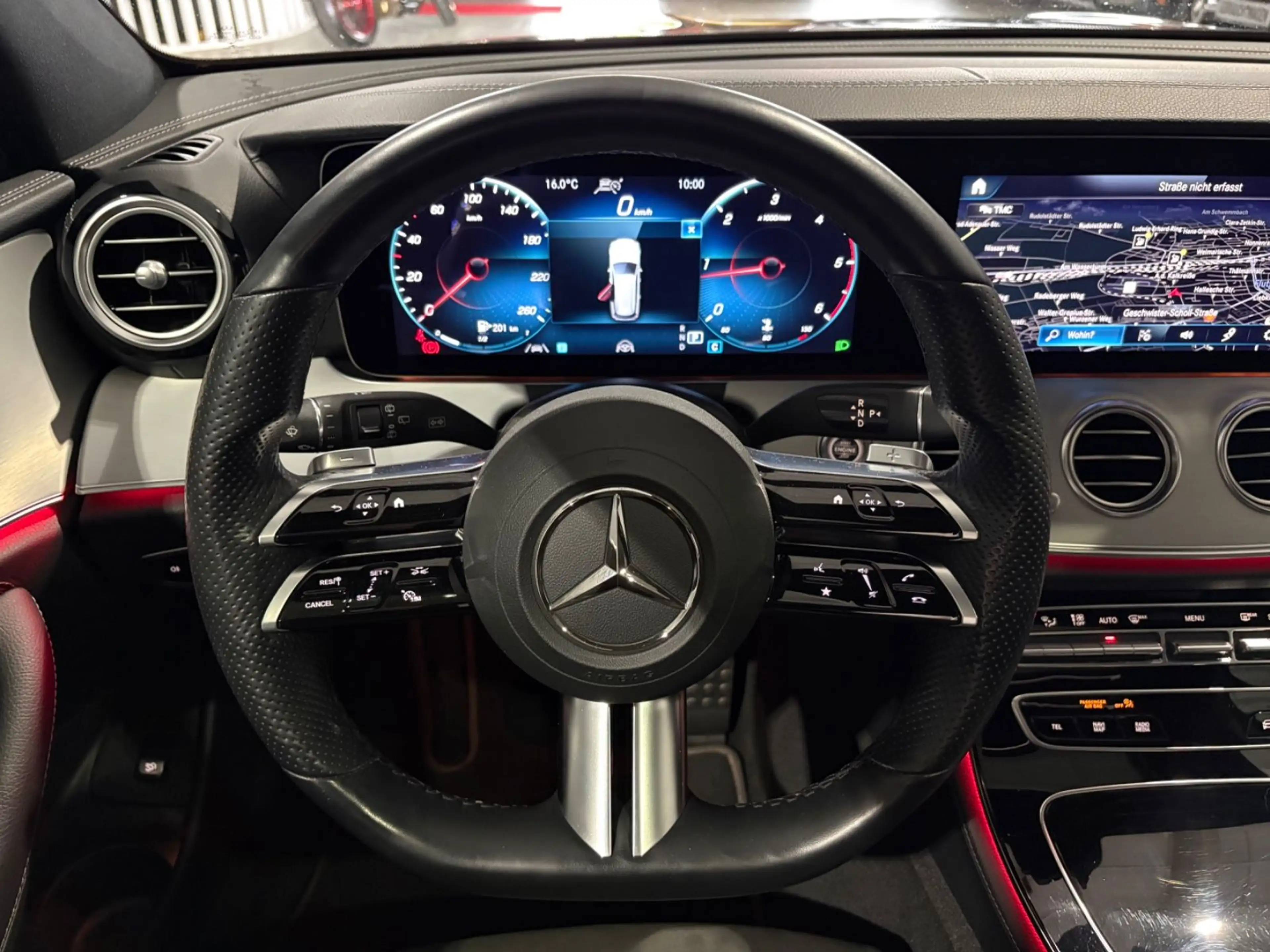 Mercedes-Benz E 220 T d 4Matic AMG-Line*Night Paket — photo 12
