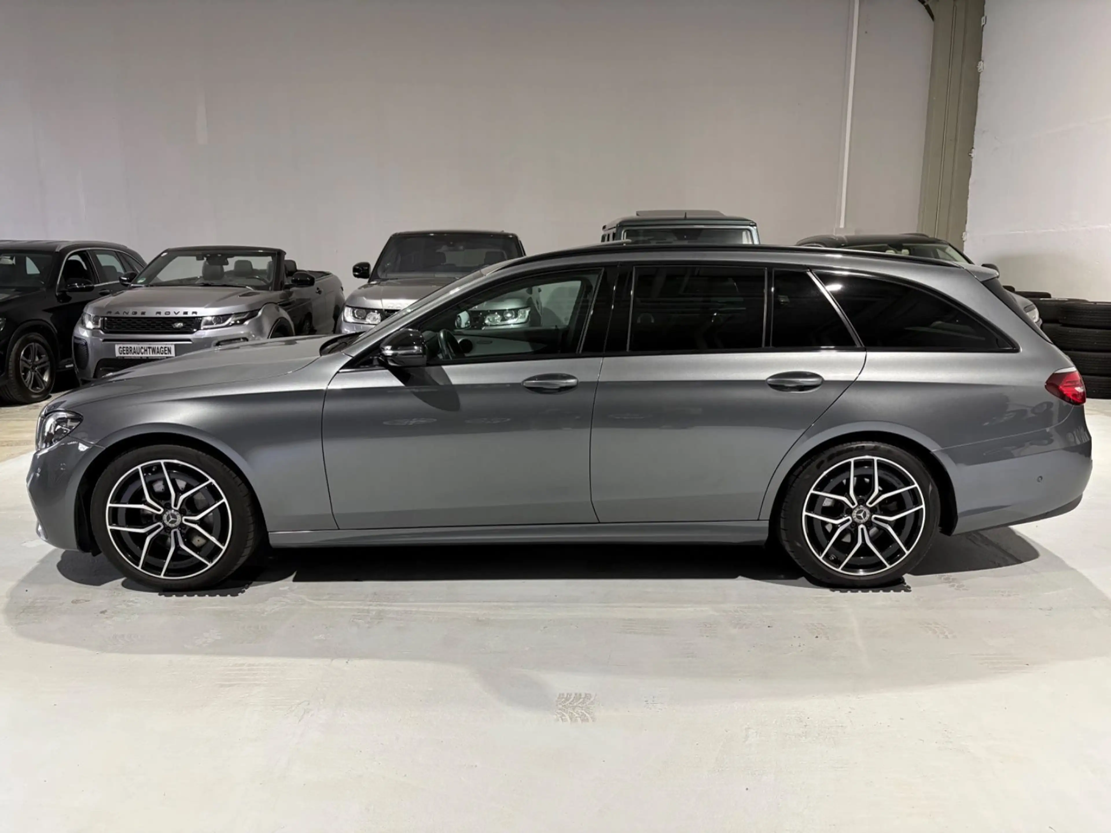 Mercedes-Benz E 220 T d 4Matic AMG-Line*Night Paket — photo 8