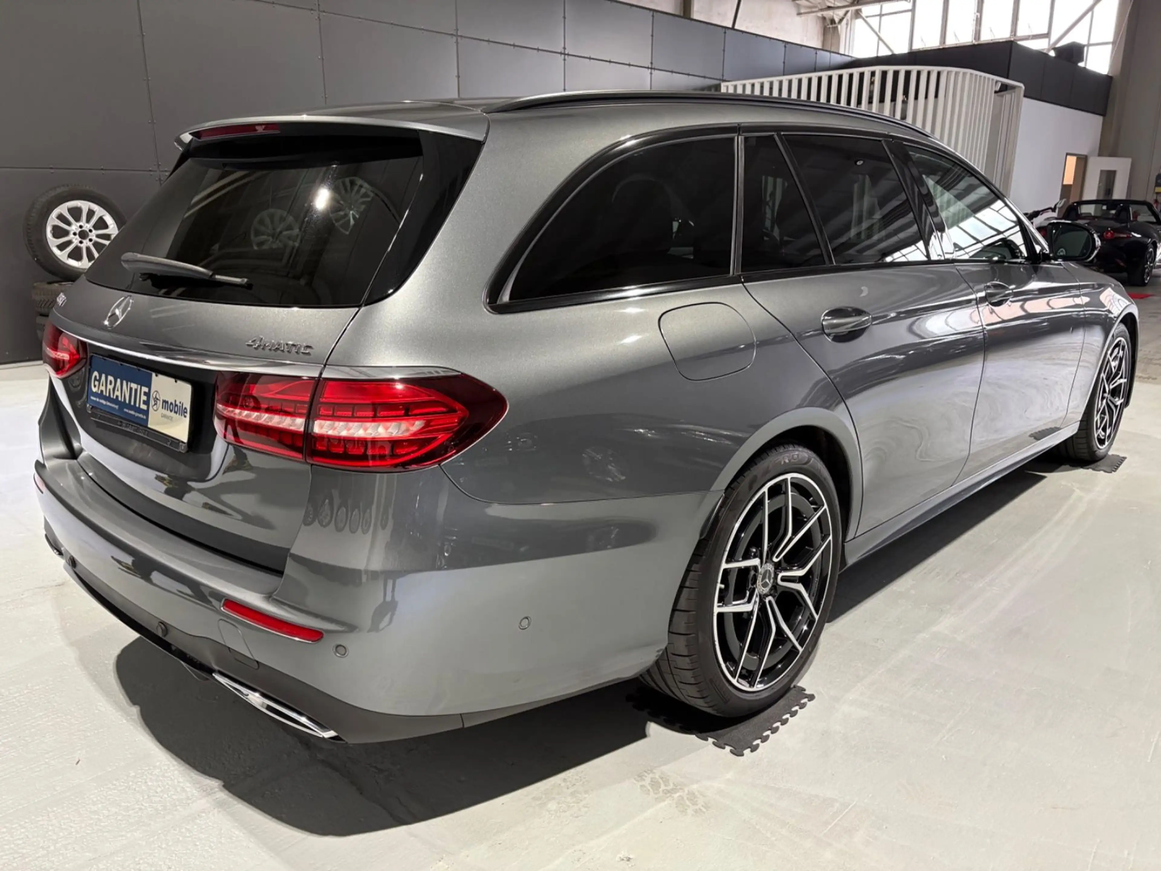 Mercedes-Benz E 220 T d 4Matic AMG-Line*Night Paket — photo 5