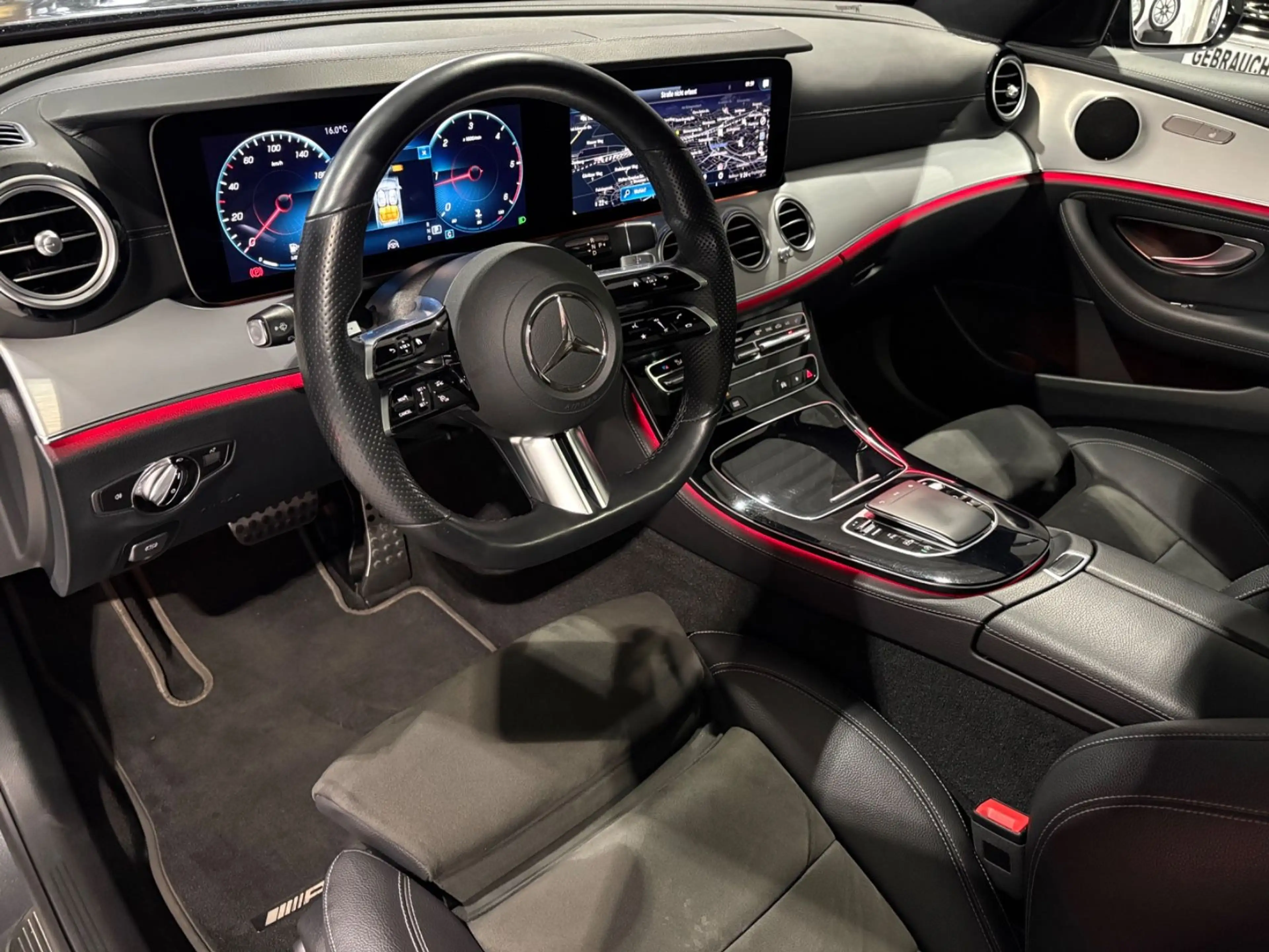 Mercedes-Benz E 220 T d 4Matic AMG-Line*Night Paket — photo 9