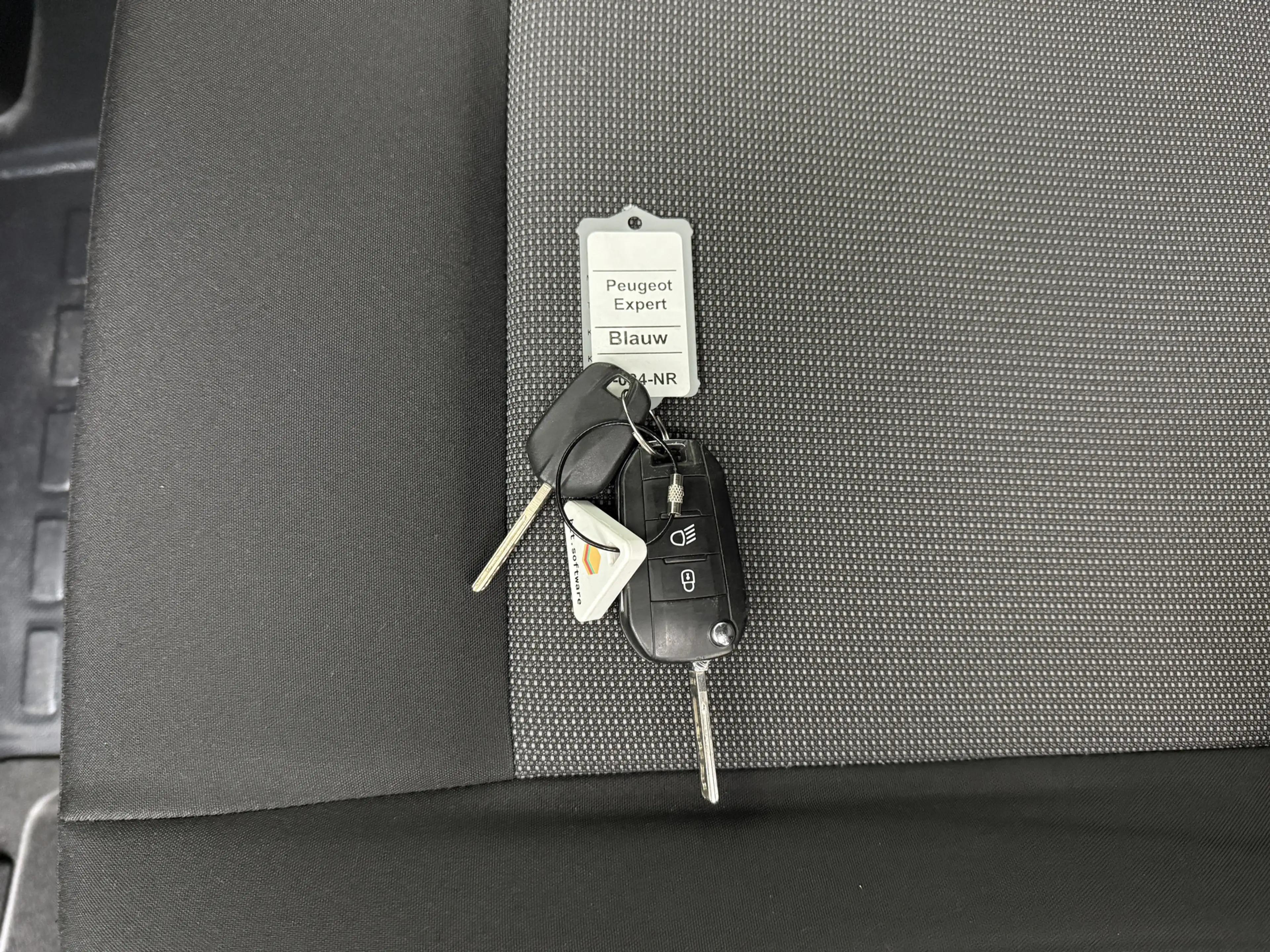 Peugeot Expert 2.0 BlueHDI 120PK Dubbele Cabine 6-Persoons Premiu — photo 5