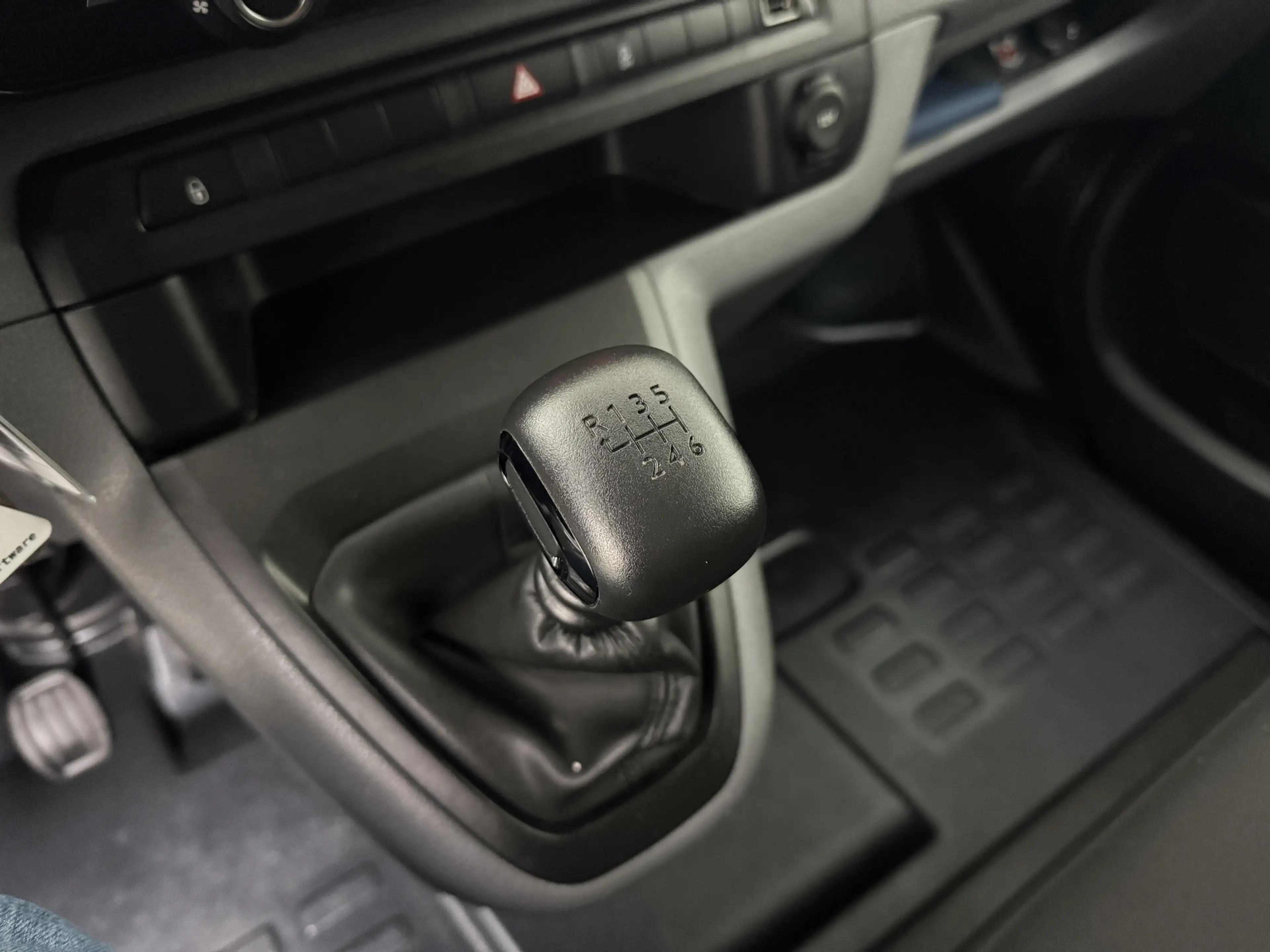 Peugeot Expert 2.0 BlueHDI 120PK Dubbele Cabine 6-Persoons Premiu — photo 16