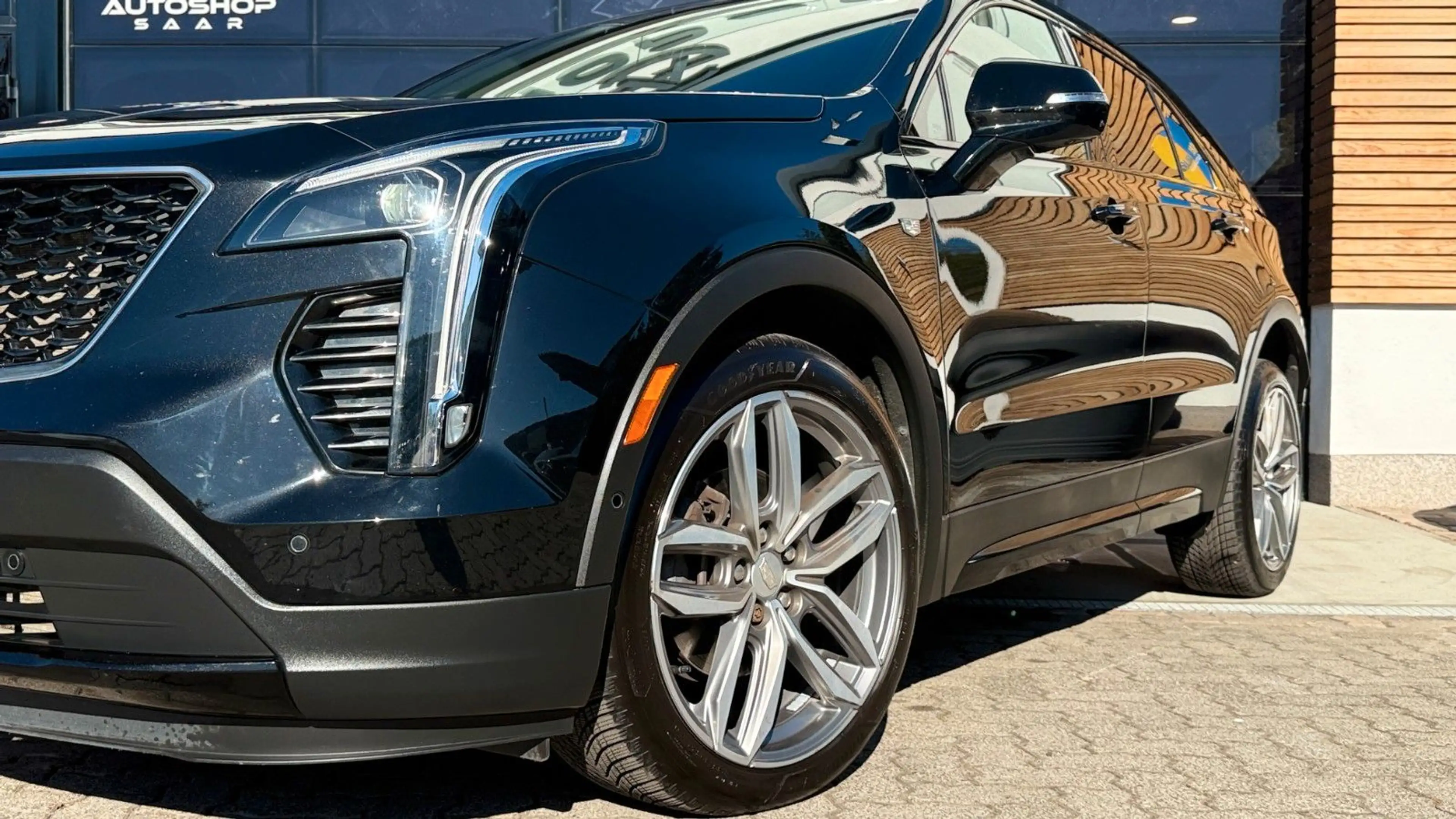 Cadillac XT4 Sport AWD PANO/360°/LEDER/SHZ — photo 3