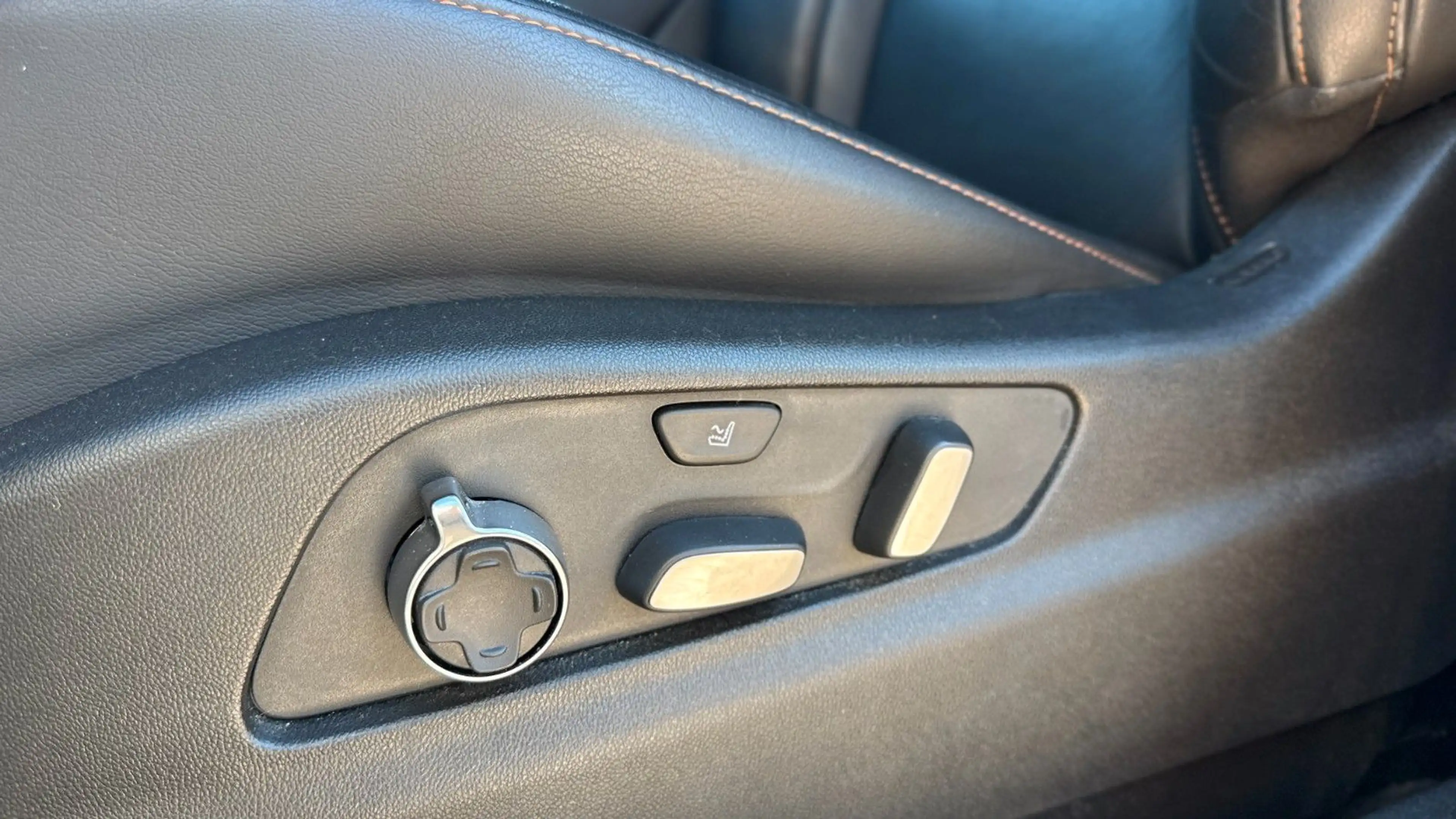 Cadillac XT4 Sport AWD PANO/360°/LEDER/SHZ — photo 13