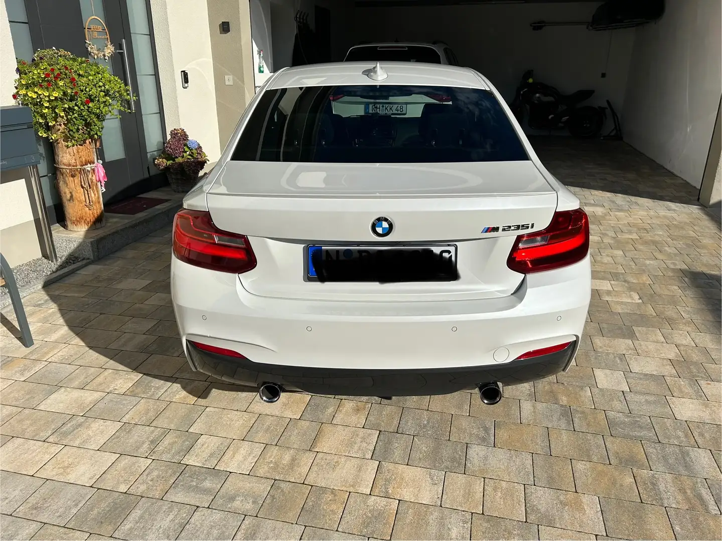 BMW 235 M235i Coupe Sport-Aut. Weiß - 2