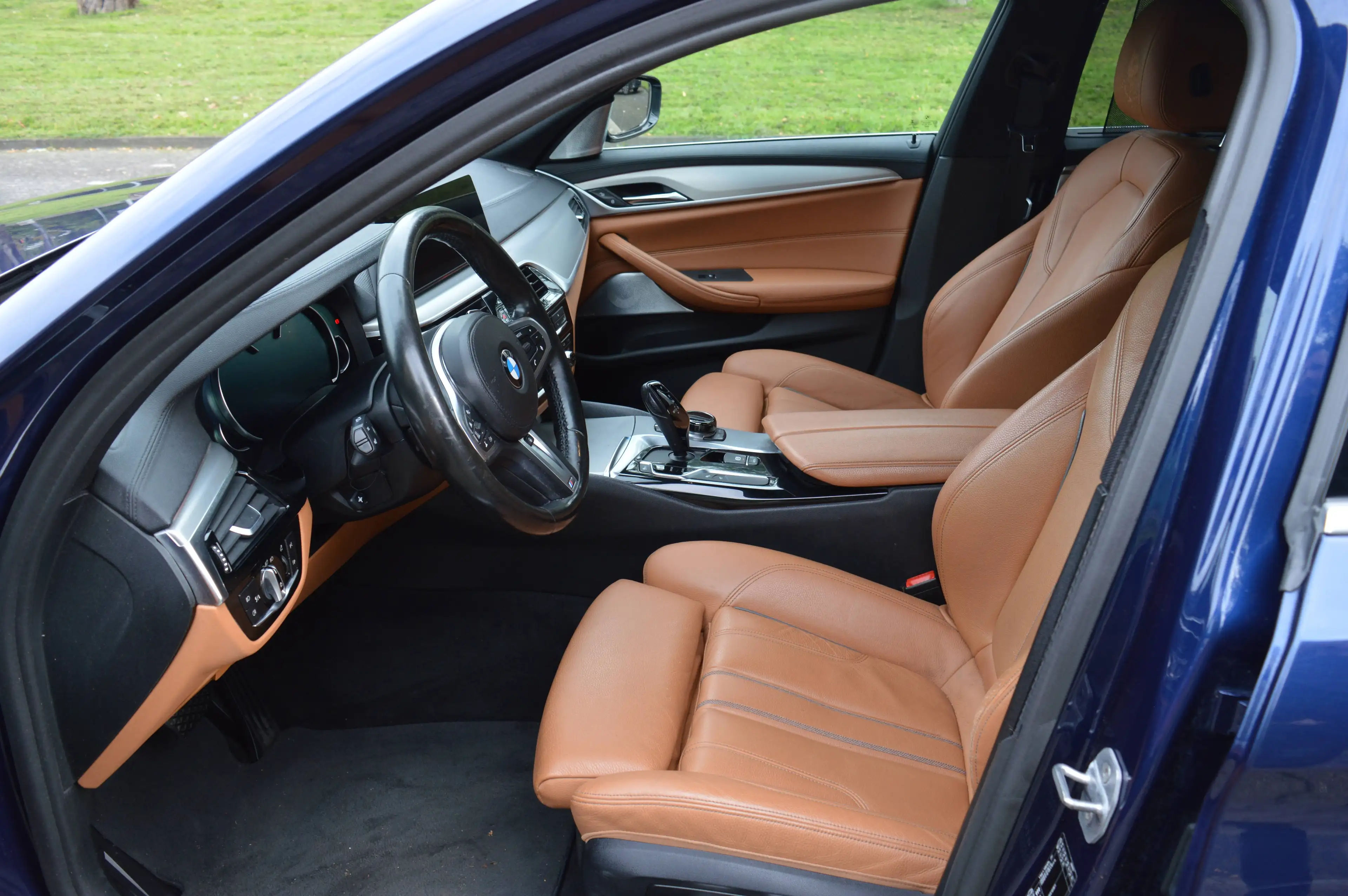 BMW 530 530 d Sport Line*Leder*Schiebedach*Head UP*Kamera* — photo 10