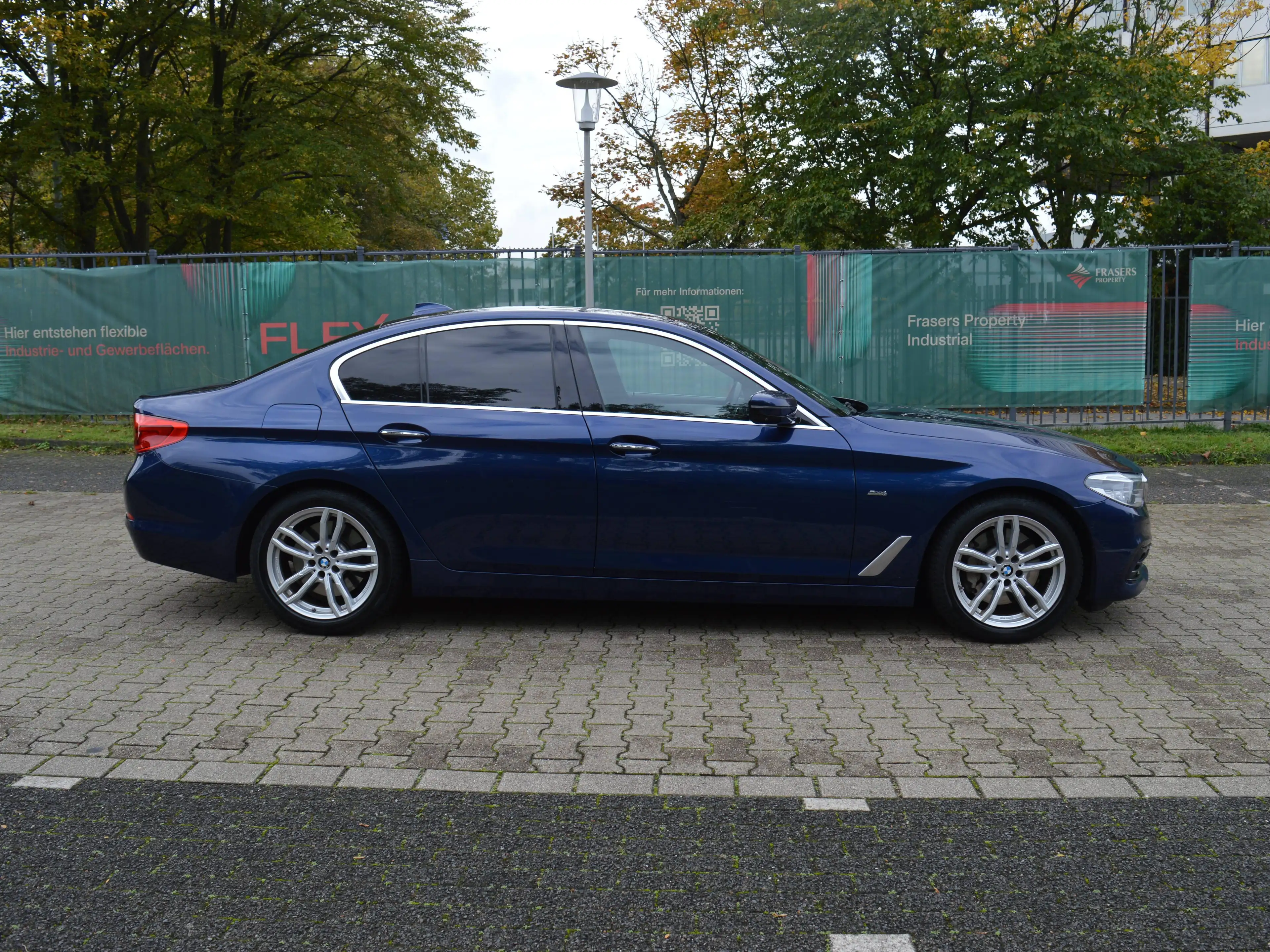 BMW 530 530 d Sport Line*Leder*Schiebedach*Head UP*Kamera* — photo 6