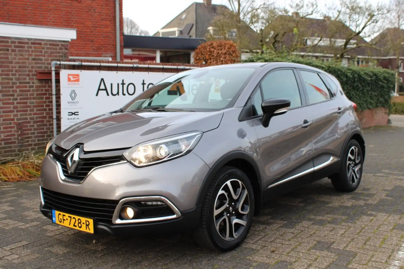 Renault Captur Tce 90 pk Dynamique Grijs - 1