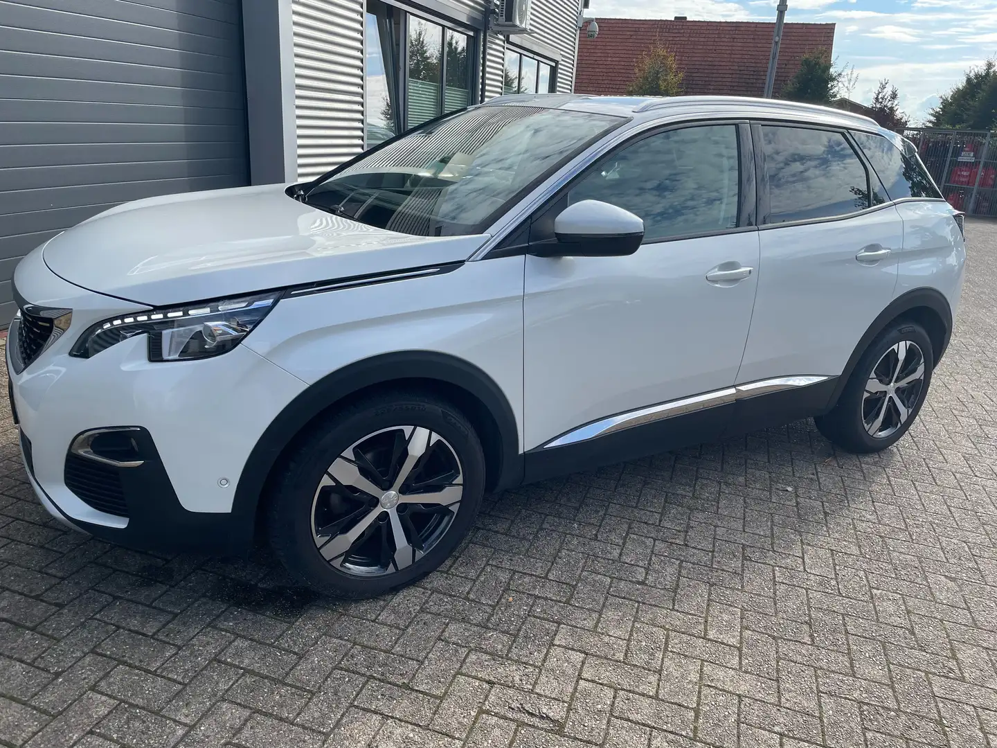 Peugeot 3008 Allure Teilleder Navi AHK autom. Tempomat Blanc - 1