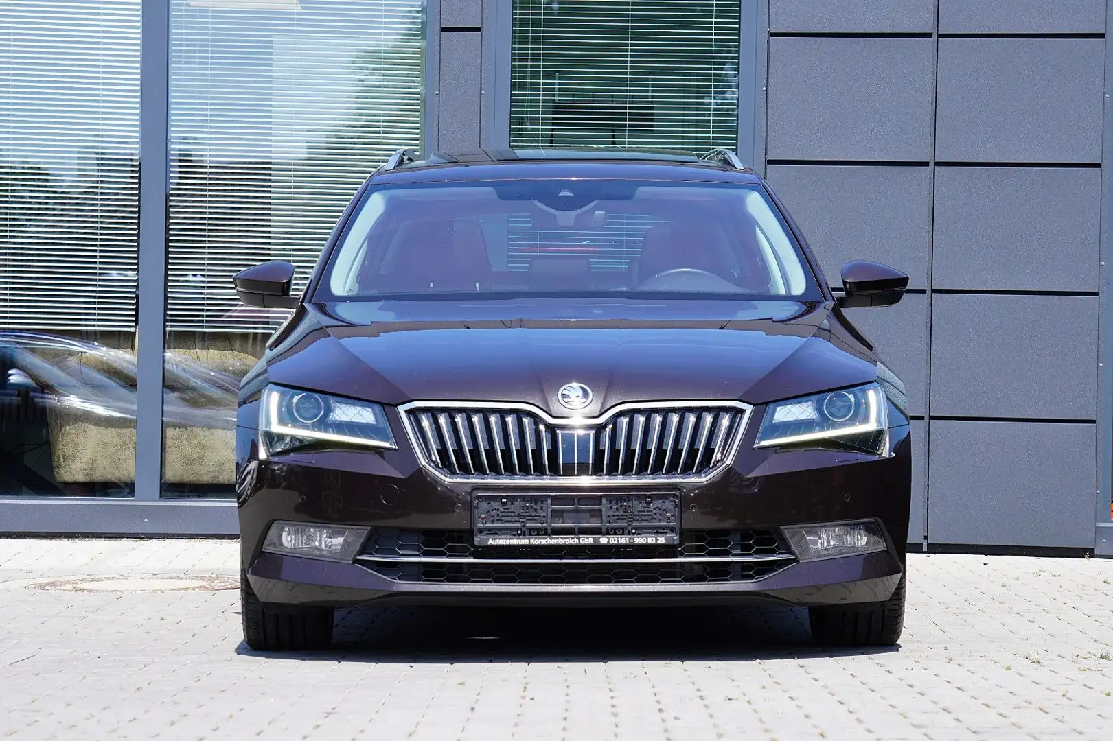 Skoda Superb Combi L&K 4x4 *MIT 2 JAHREN GARANTIE* Brązowy - 2