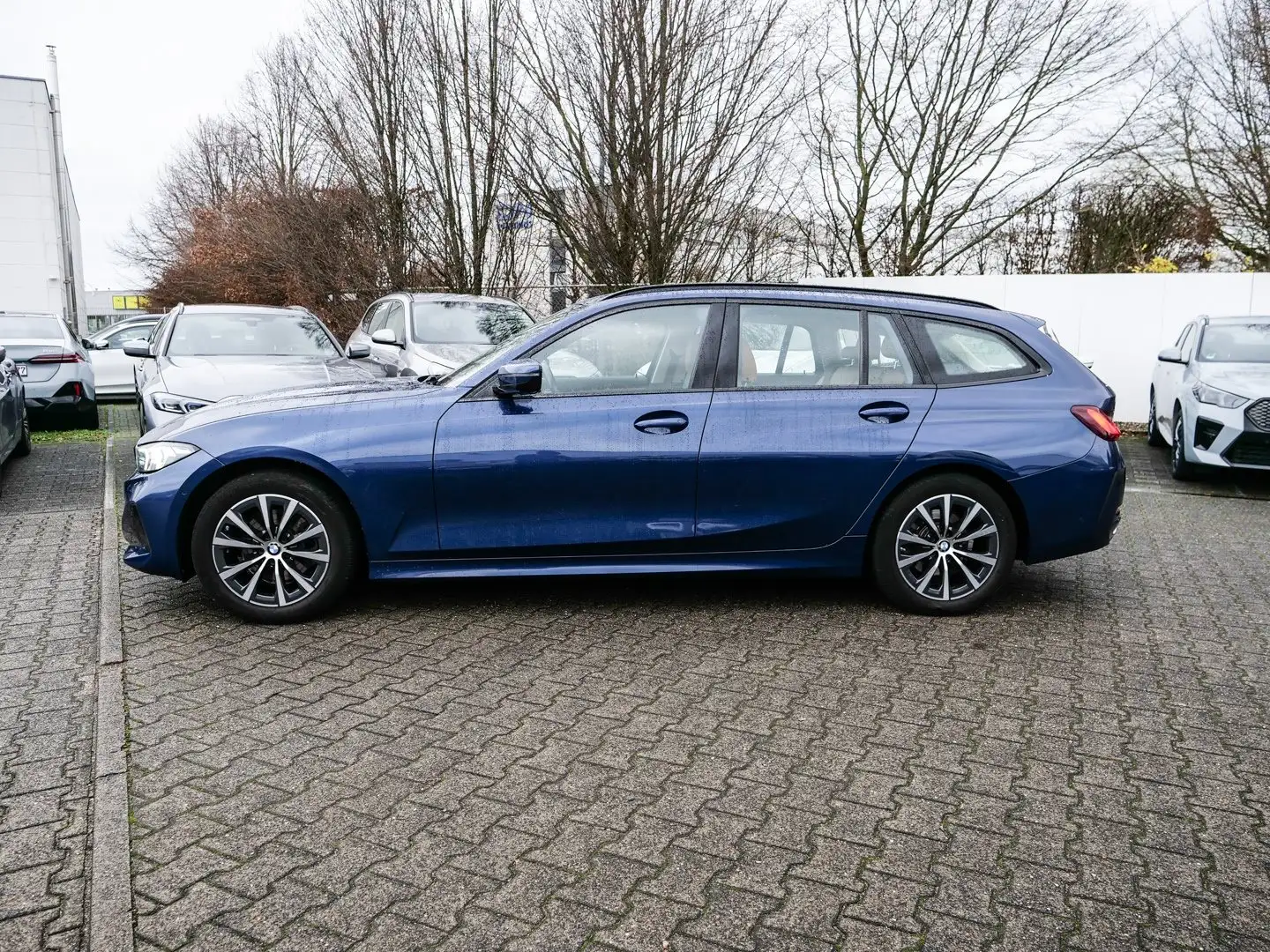 BMW 320 d Pano  DA PA RFK DAB LiCoPro Carplay Blau - 2