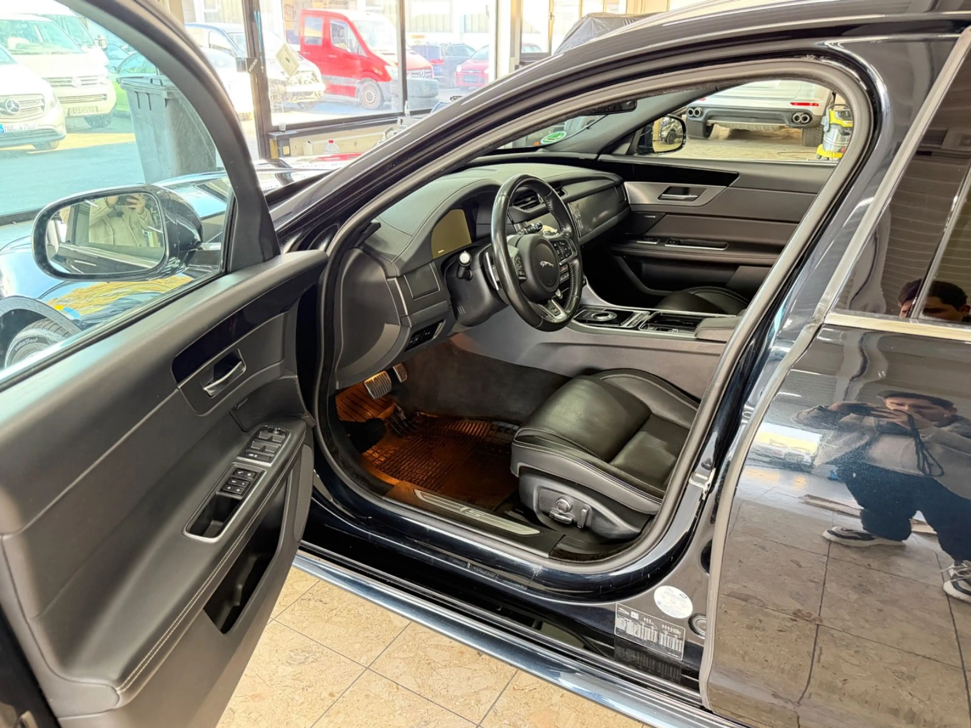 Jaguar XF S 3.0 Sportbrake First Edition Top Zustand — photo 13