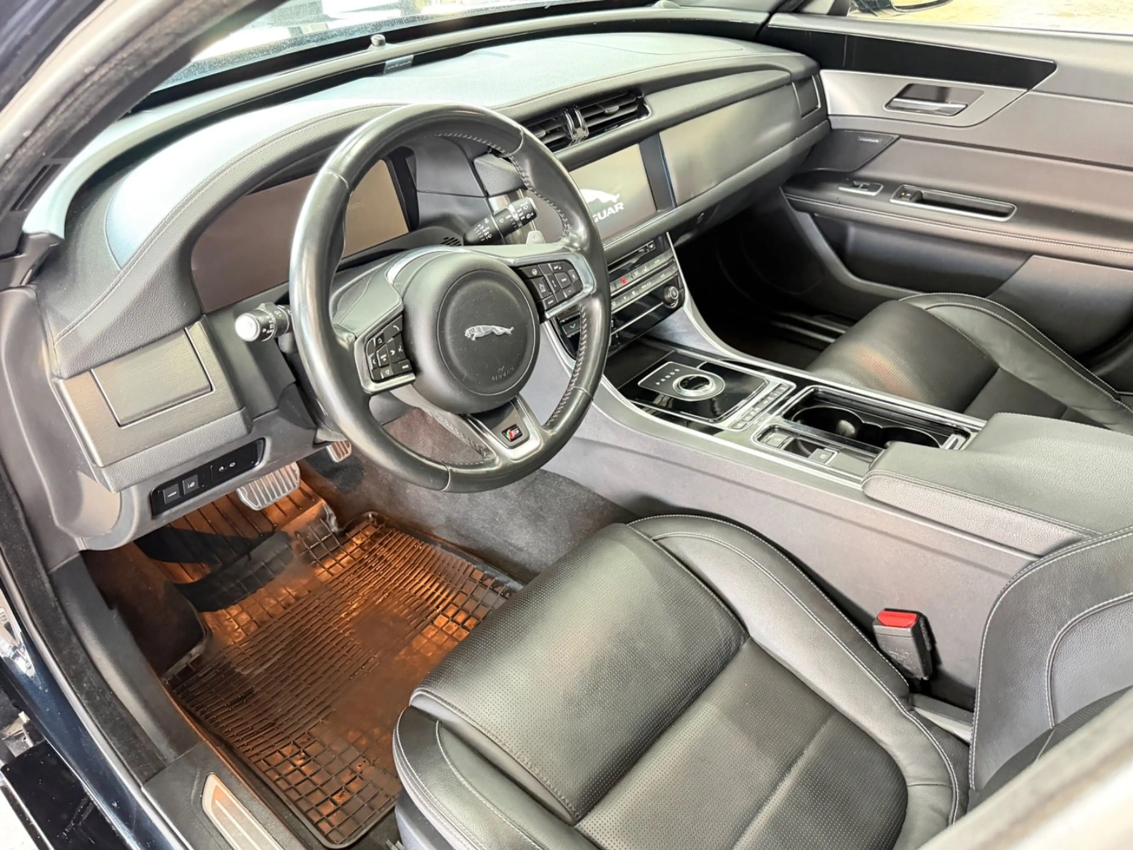 Jaguar XF S 3.0 Sportbrake First Edition Top Zustand — photo 14