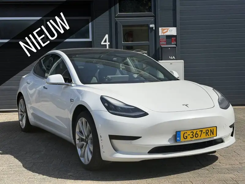 TESLA Model 3