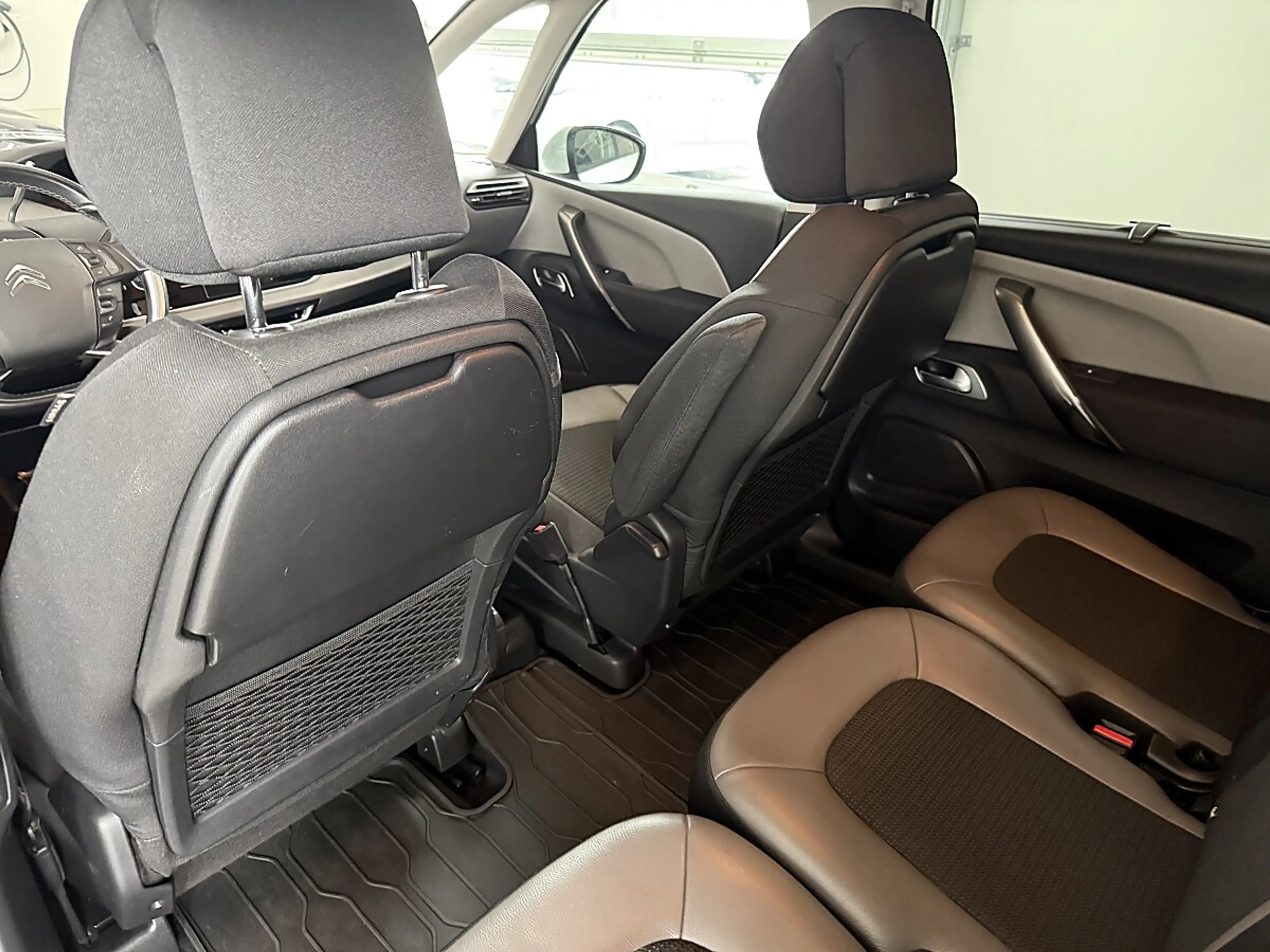 Citroen C4 SpaceTourer C4 Spacetourer Grand BlueHDI 130 S&S EAT8 Shine — photo 11