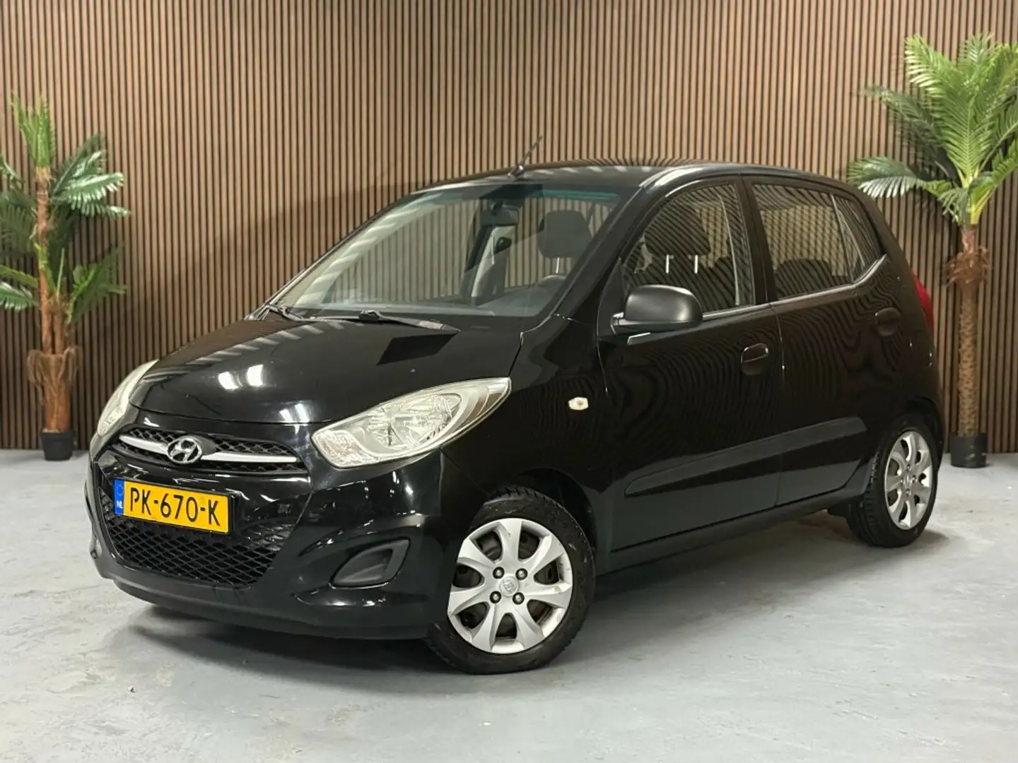 Hyundai i10 1.1 i-Drive Cool Zwart - 1