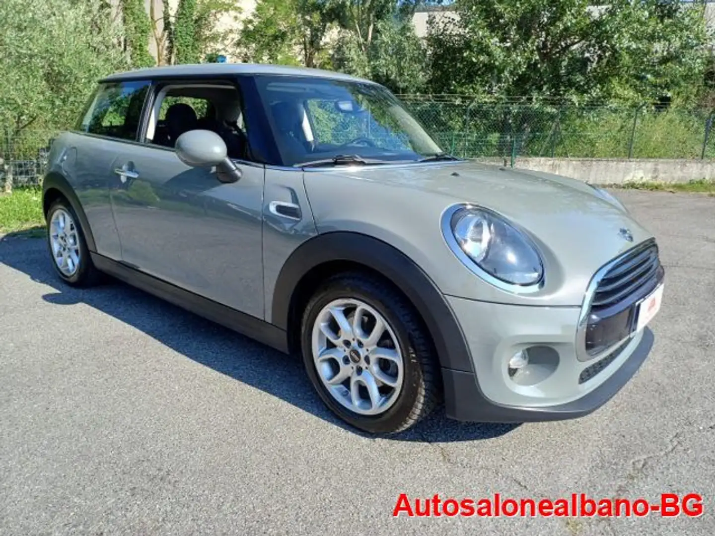 MINI Cooper D 1.5 Cooper D Business Automatica PER NEOPATENTATI Gris - 2