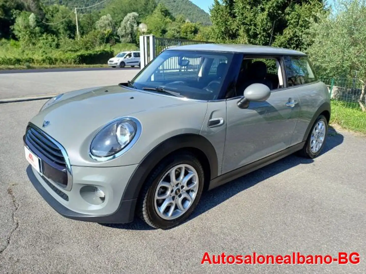 MINI Cooper D 1.5 Cooper D Business Automatica PER NEOPATENTATI Gris - 1