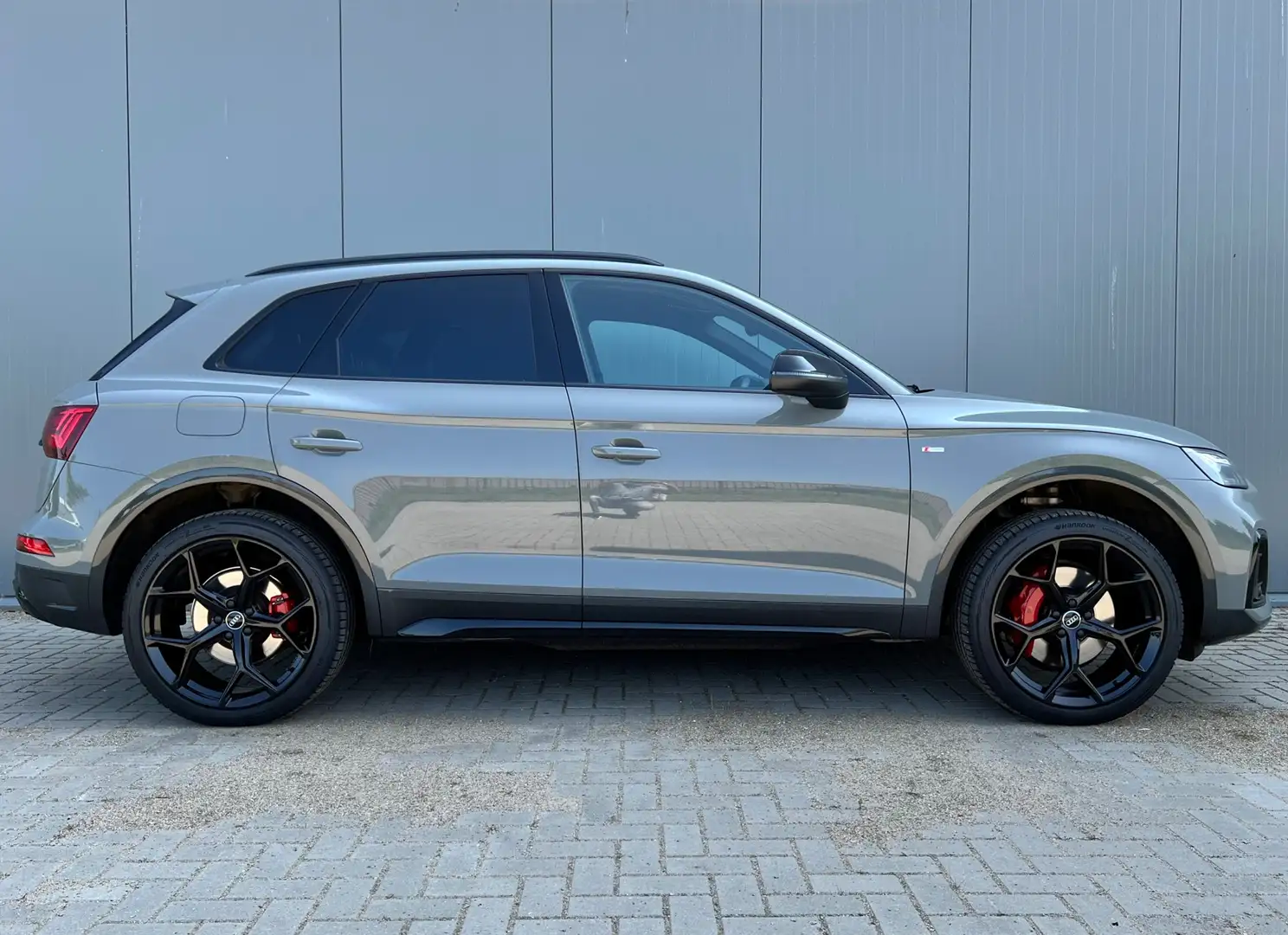 Audi Q5 50 TFSI e S Line Quattro RS Stoelen Pano Grijs - 2