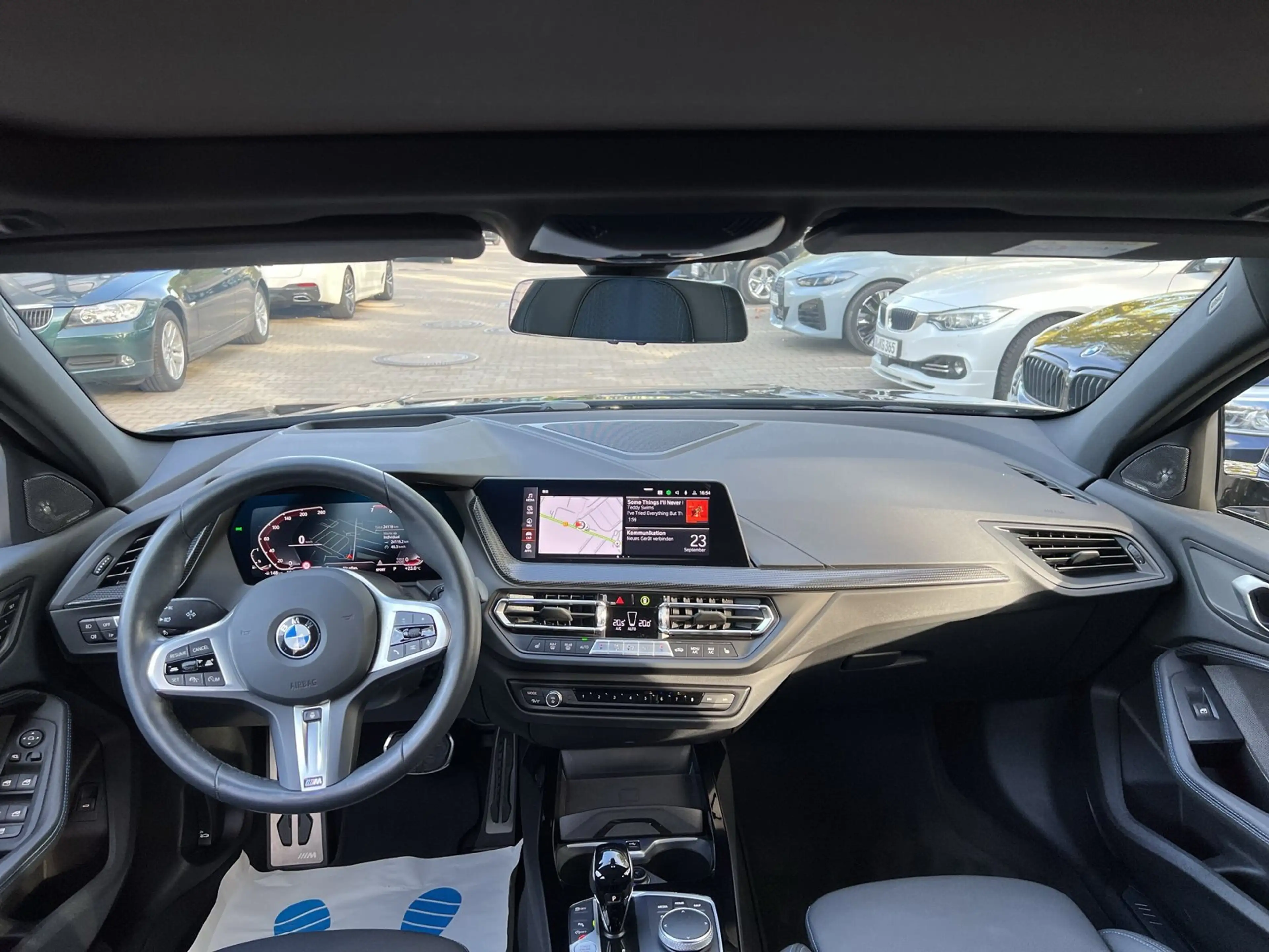 BMW 118 i PANO LED Park Assist. — photo 10
