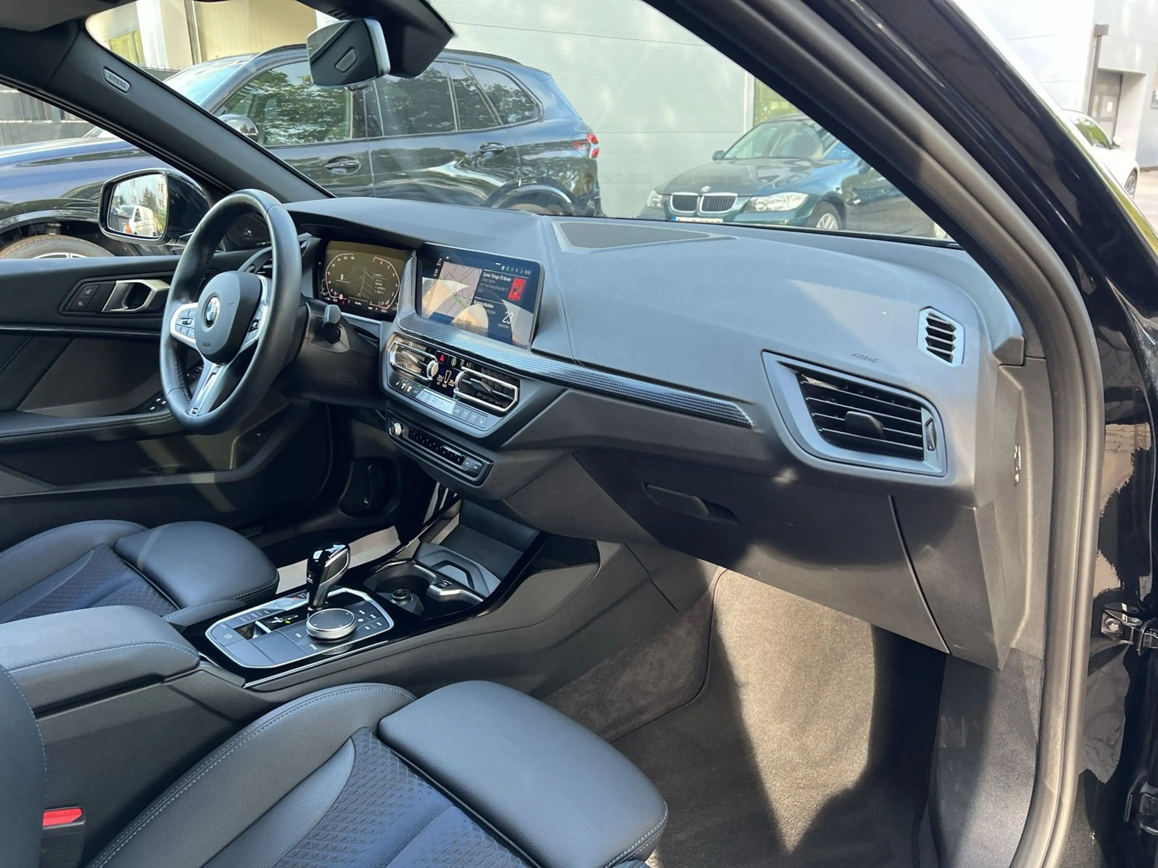 BMW 118 i PANO LED Park Assist. — photo 11